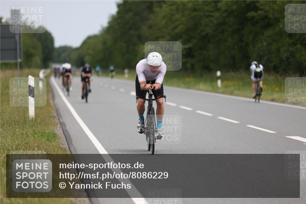 22.06.2025 - Viking Triathlon Yannick Fuchs http://msf.ph/oto/8086229 22.06.2025 12:43:17 Radfahren 40, 207, 291, 301, 438, 448, 546, 621 meine-sportfotos.de
