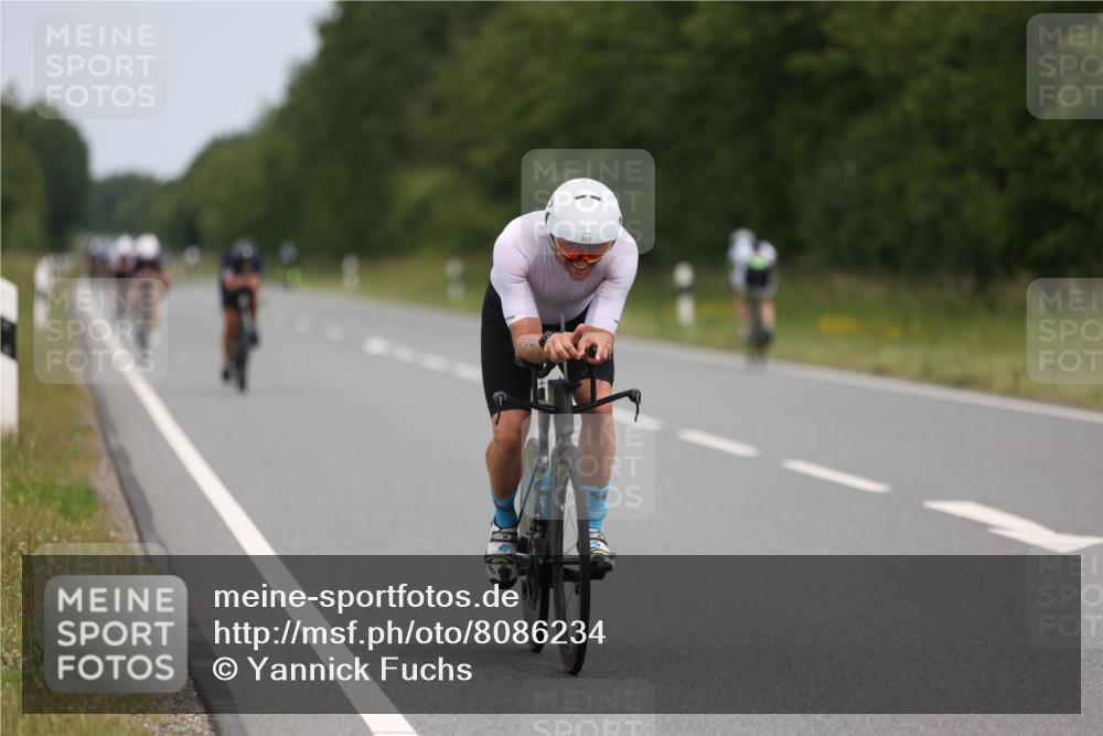 22.06.2025 - Viking Triathlon Yannick Fuchs http://msf.ph/oto/8086234 22.06.2025 12:43:17 Radfahren 40, 207, 291, 301, 438, 448, 546, 621 meine-sportfotos.de