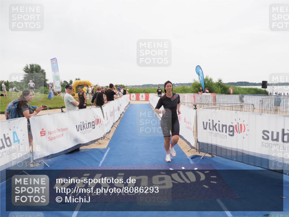 22.06.2025 - Viking Triathlon MichiJ http://msf.ph/oto/8086293 22.06.2025 16:14:55 Ziel 408 meine-sportfotos.de