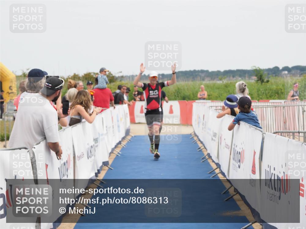 22.06.2025 - Viking Triathlon MichiJ http://msf.ph/oto/8086313 22.06.2025 14:48:01 Ziel 145, 520 meine-sportfotos.de