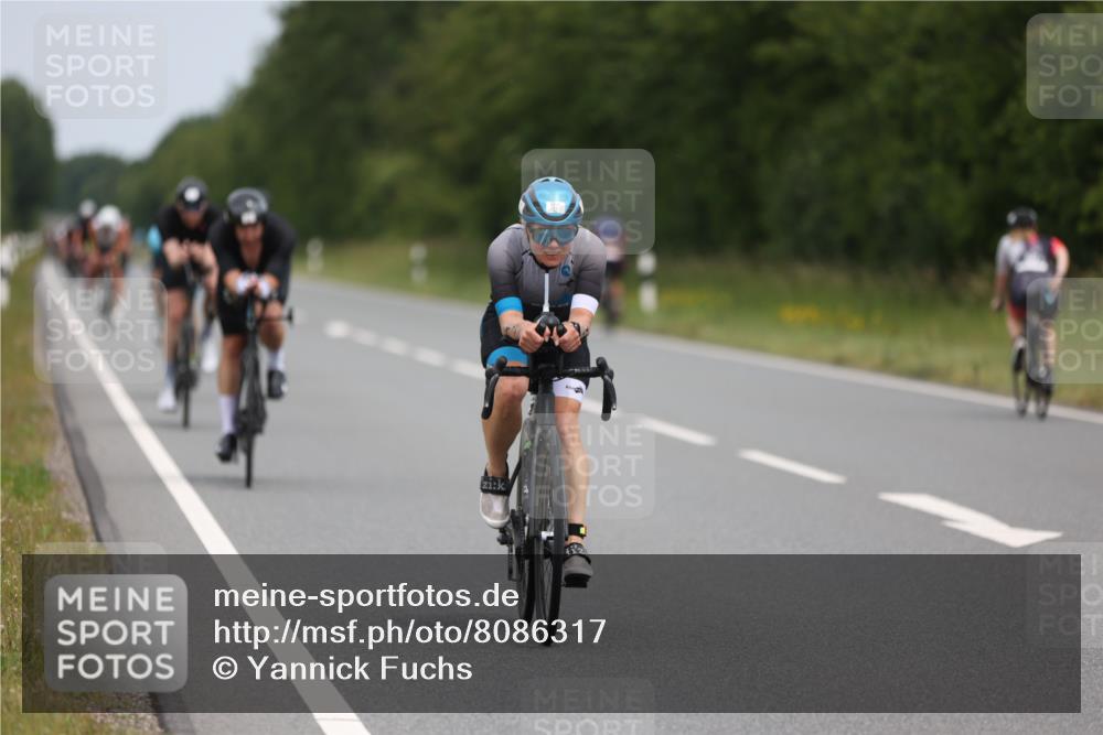 22.06.2025 - Viking Triathlon Yannick Fuchs http://msf.ph/oto/8086317 22.06.2025 12:43:35 Radfahren 12, 109, 124, 187, 316, 327, 349, 388, 407, 442, 493, 522, 654 meine-sportfotos.de