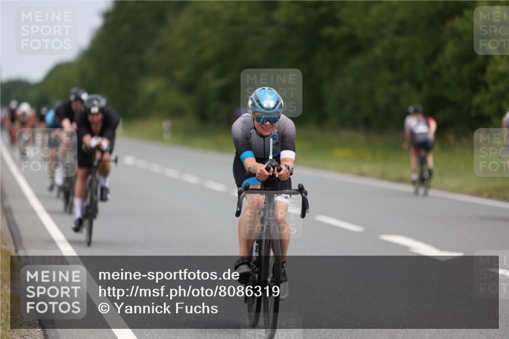 22.06.2025 - Viking Triathlon Yannick Fuchs http://msf.ph/oto/8086319 22.06.2025 12:43:35 Radfahren 12, 109, 124, 187, 316, 327, 349, 388, 407, 442, 493, 522, 654 meine-sportfotos.de