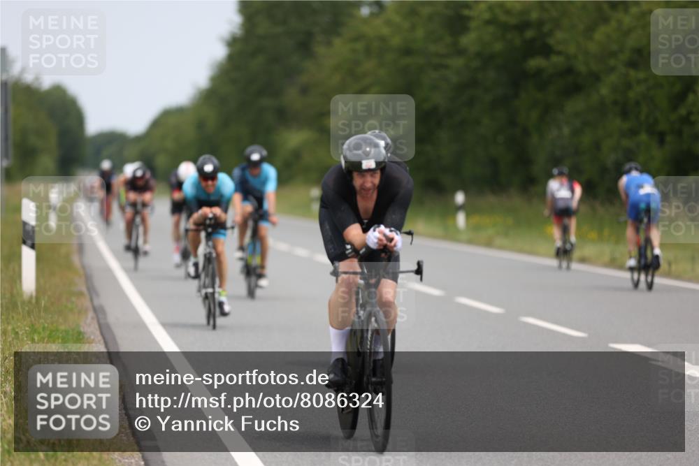22.06.2025 - Viking Triathlon Yannick Fuchs http://msf.ph/oto/8086324 22.06.2025 12:43:36 Radfahren 12, 124, 187, 316, 327, 349, 388, 407, 428, 442, 493, 522, 654 meine-sportfotos.de