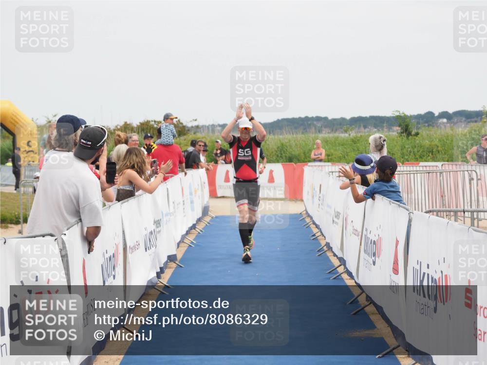 22.06.2025 - Viking Triathlon MichiJ http://msf.ph/oto/8086329 22.06.2025 14:48:02 Ziel 145, 520 meine-sportfotos.de