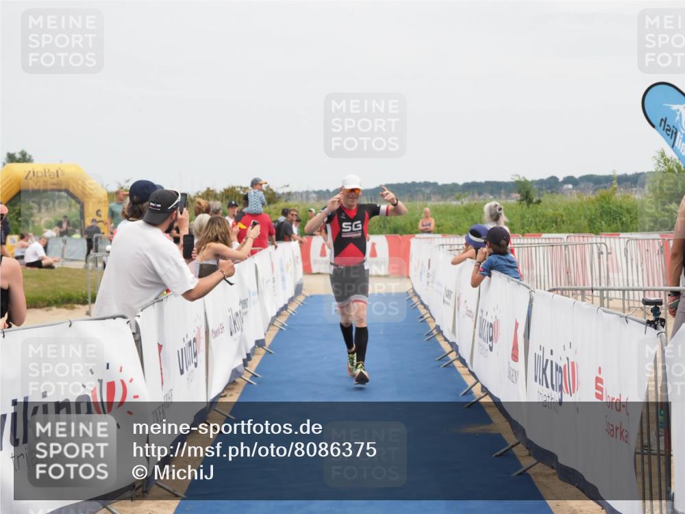 22.06.2025 - Viking Triathlon MichiJ http://msf.ph/oto/8086375 22.06.2025 14:48:03 Ziel 145, 520 meine-sportfotos.de