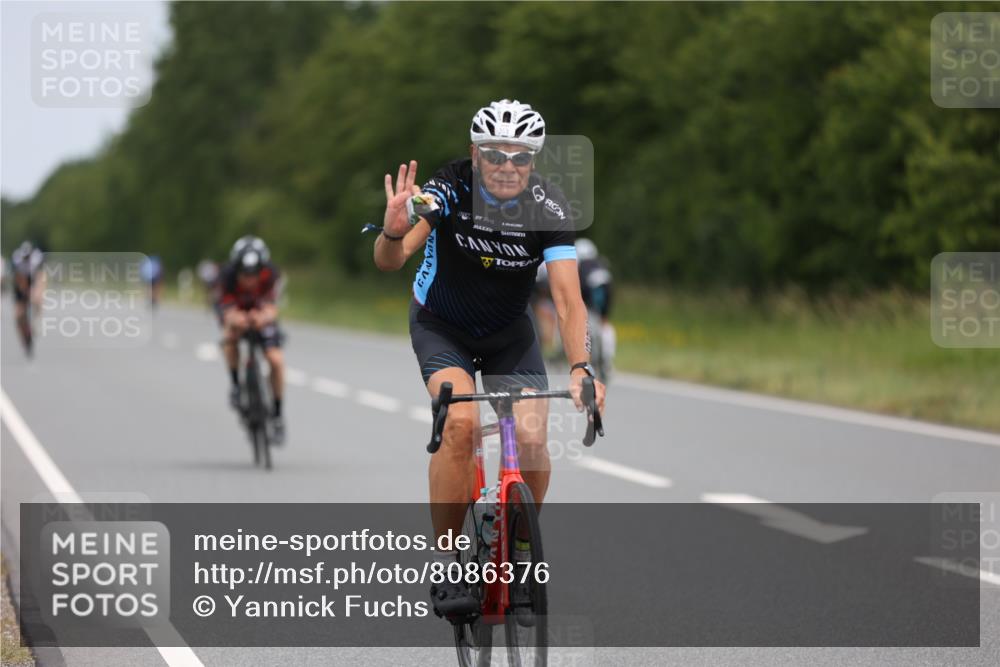 22.06.2025 - Viking Triathlon Yannick Fuchs http://msf.ph/oto/8086376 22.06.2025 12:43:46 Radfahren 7, 83, 196, 318, 349, 359, 388, 407, 428, 506 meine-sportfotos.de