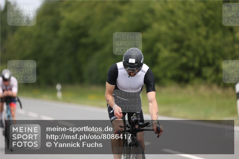 22.06.2025 - Viking Triathlon Yannick Fuchs http://msf.ph/oto/8086417 22.06.2025 12:43:54 Radfahren 7, 83, 196, 318 meine-sportfotos.de