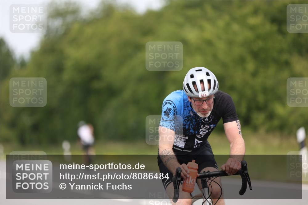 22.06.2025 - Viking Triathlon Yannick Fuchs http://msf.ph/oto/8086484 22.06.2025 12:44:26 Radfahren 186, 374, 634 meine-sportfotos.de