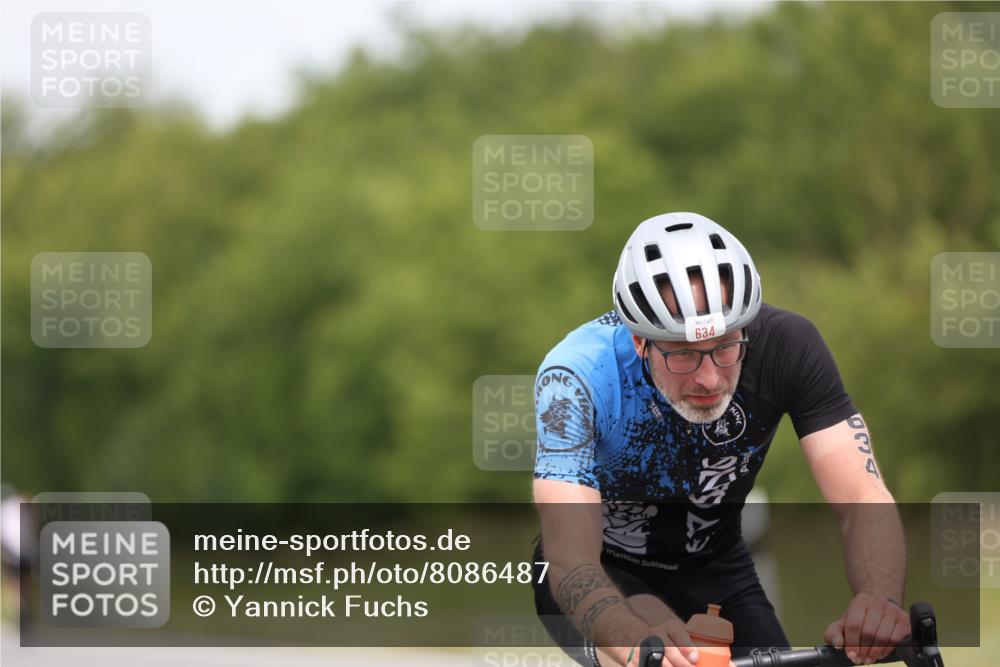 22.06.2025 - Viking Triathlon Yannick Fuchs http://msf.ph/oto/8086487 22.06.2025 12:44:27 Radfahren 186, 374, 634 meine-sportfotos.de