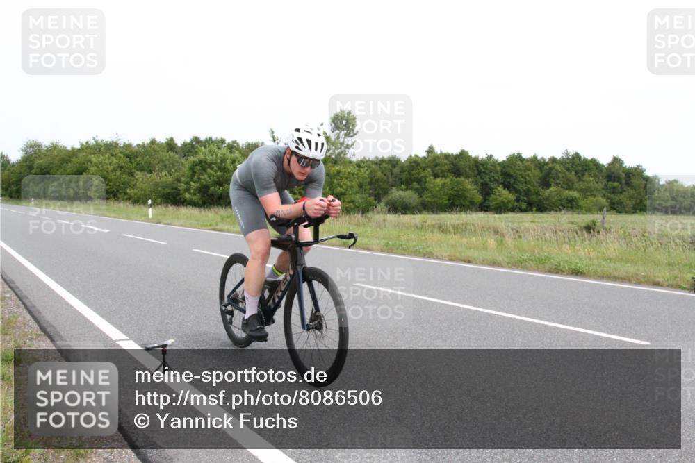 22.06.2025 - Viking Triathlon Yannick Fuchs http://msf.ph/oto/8086506 22.06.2025 13:13:56 Radfahren 223, 326 meine-sportfotos.de