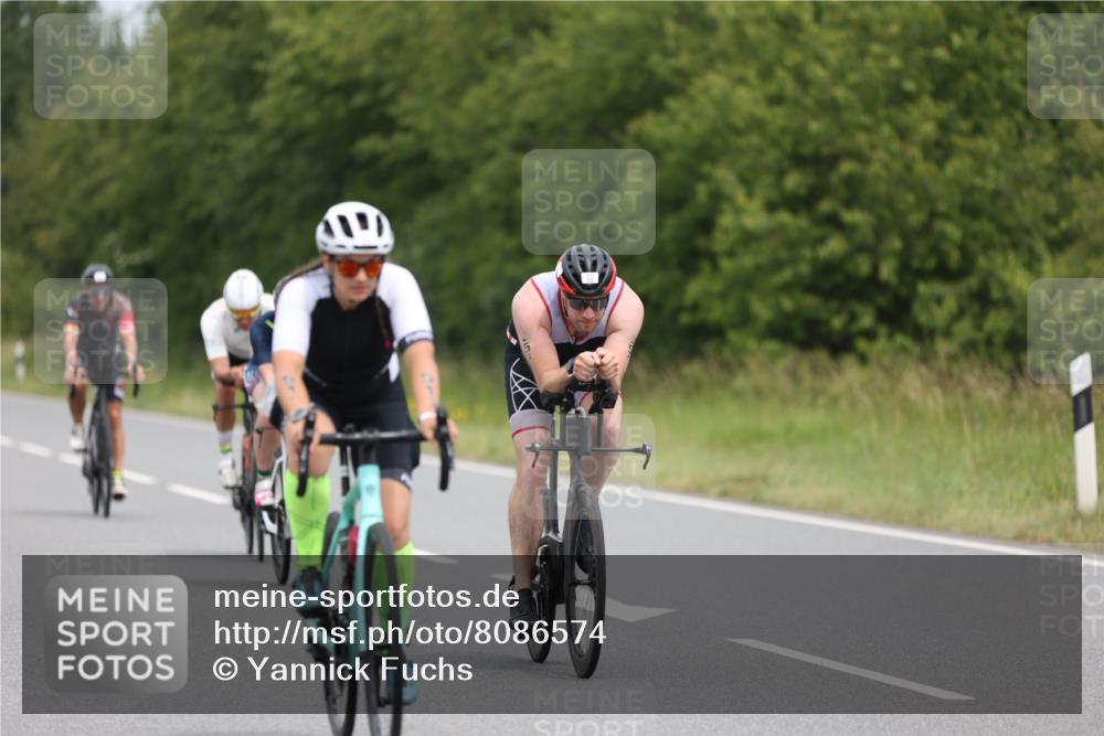 22.06.2025 - Viking Triathlon Yannick Fuchs http://msf.ph/oto/8086574 22.06.2025 12:45:33 Radfahren 147, 255, 312, 357, 395, 515, 535, 611 meine-sportfotos.de