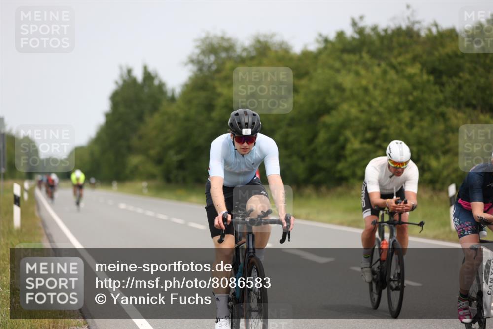 22.06.2025 - Viking Triathlon Yannick Fuchs http://msf.ph/oto/8086583 22.06.2025 12:45:35 Radfahren 147, 255, 278, 312, 357, 395, 491, 515, 535, 611 meine-sportfotos.de