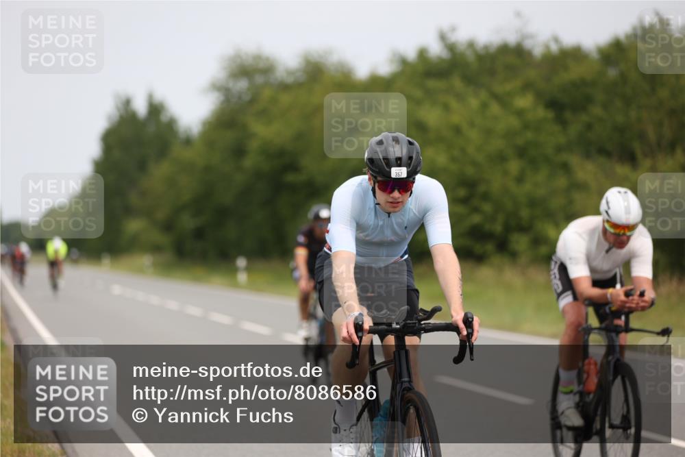 22.06.2025 - Viking Triathlon Yannick Fuchs http://msf.ph/oto/8086586 22.06.2025 12:45:36 Radfahren 147, 225, 255, 278, 312, 357, 395, 491, 515, 535, 611 meine-sportfotos.de
