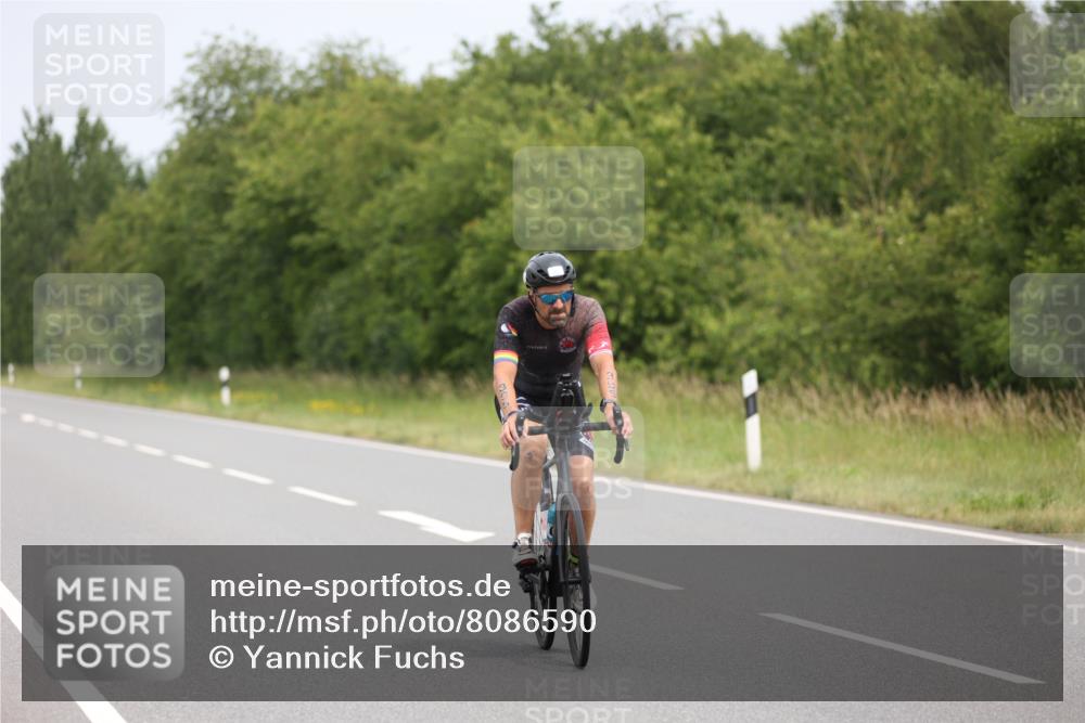 22.06.2025 - Viking Triathlon Yannick Fuchs http://msf.ph/oto/8086590 22.06.2025 12:45:37 Radfahren 147, 225, 255, 278, 312, 357, 395, 491, 515, 535, 611 meine-sportfotos.de
