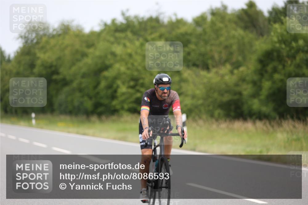22.06.2025 - Viking Triathlon Yannick Fuchs http://msf.ph/oto/8086593 22.06.2025 12:45:37 Radfahren 147, 225, 255, 278, 312, 357, 395, 491, 515, 535, 611 meine-sportfotos.de