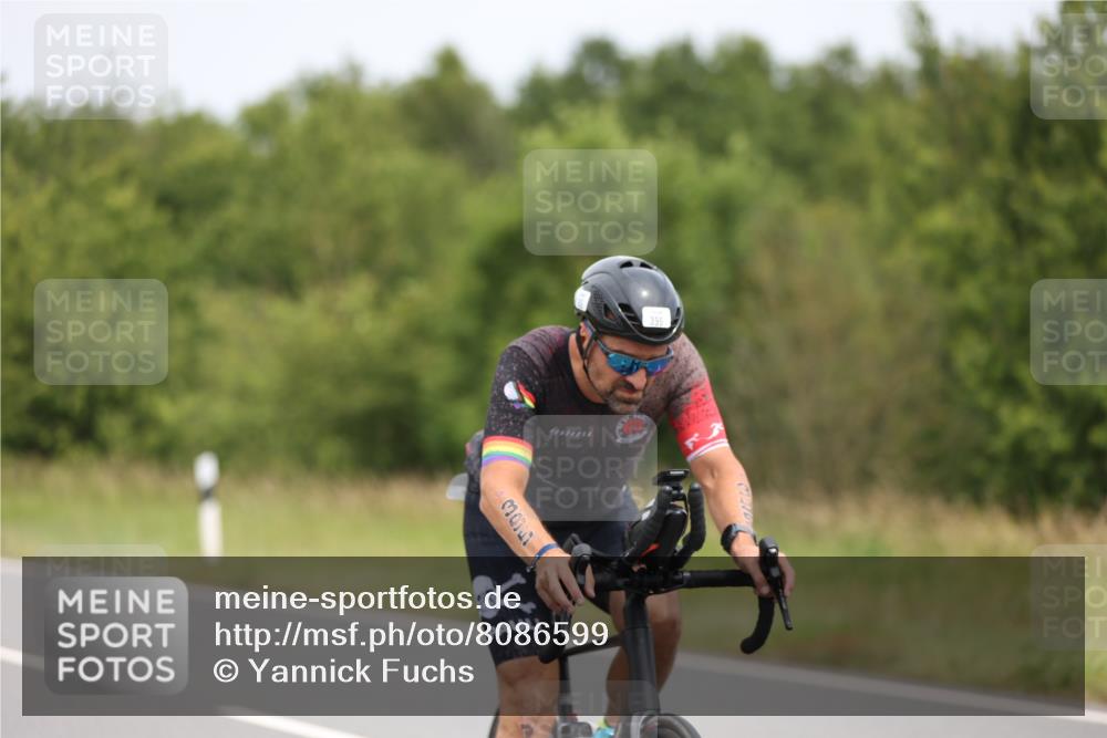 22.06.2025 - Viking Triathlon Yannick Fuchs http://msf.ph/oto/8086599 22.06.2025 12:45:38 Radfahren 147, 225, 255, 278, 312, 357, 395, 491, 515, 535, 611 meine-sportfotos.de