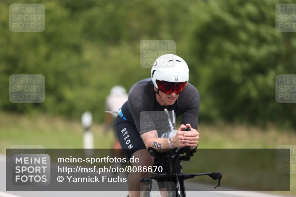 22.06.2025 - Viking Triathlon Yannick Fuchs http://msf.ph/oto/8086670 22.06.2025 12:45:57 Radfahren 98, 261, 350, 644 meine-sportfotos.de