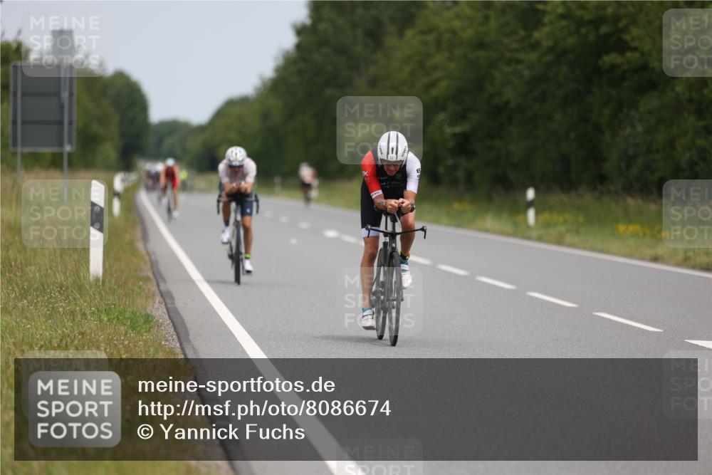 22.06.2025 - Viking Triathlon Yannick Fuchs http://msf.ph/oto/8086674 22.06.2025 12:46:11 Radfahren 63, 261, 459 meine-sportfotos.de