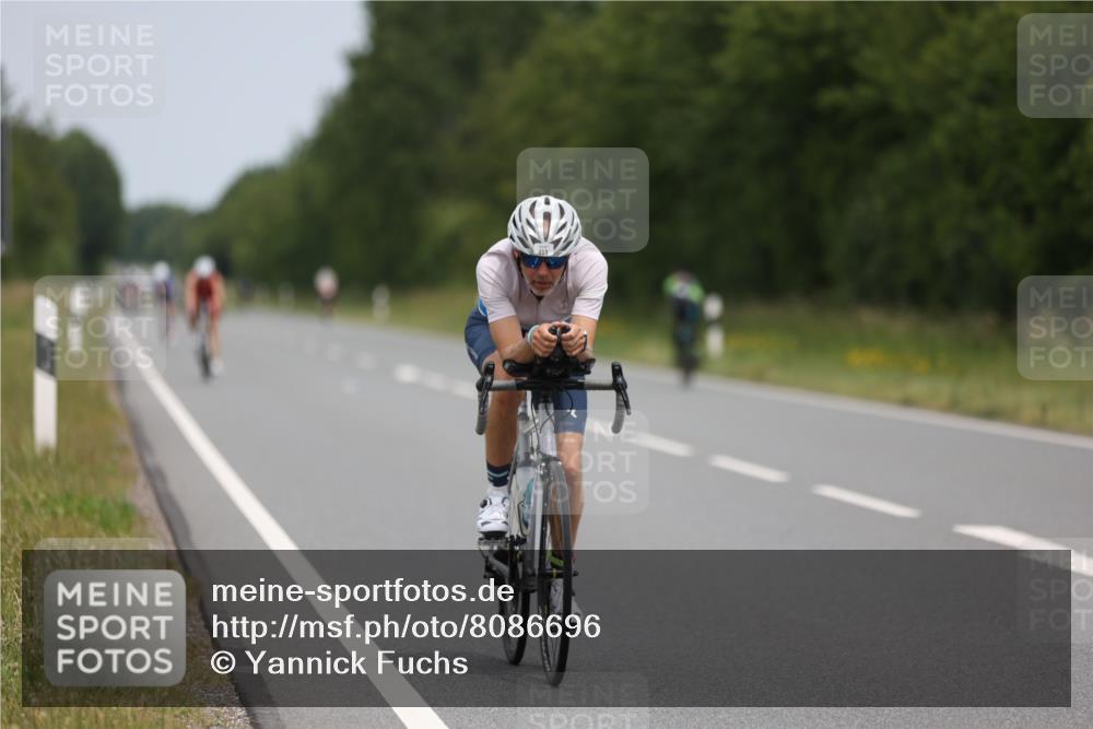 22.06.2025 - Viking Triathlon Yannick Fuchs http://msf.ph/oto/8086696 22.06.2025 12:46:15 Radfahren 63, 236, 326, 459 meine-sportfotos.de