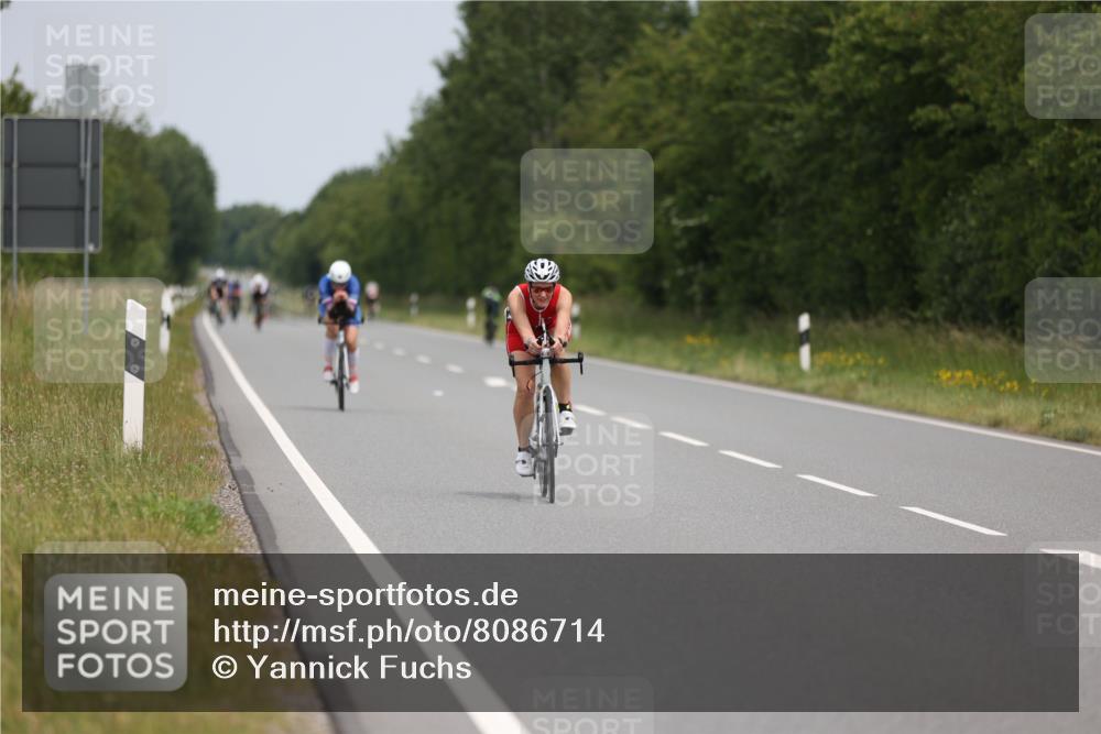 22.06.2025 - Viking Triathlon Yannick Fuchs http://msf.ph/oto/8086714 22.06.2025 12:46:21 Radfahren 230, 236, 326, 353, 607 meine-sportfotos.de