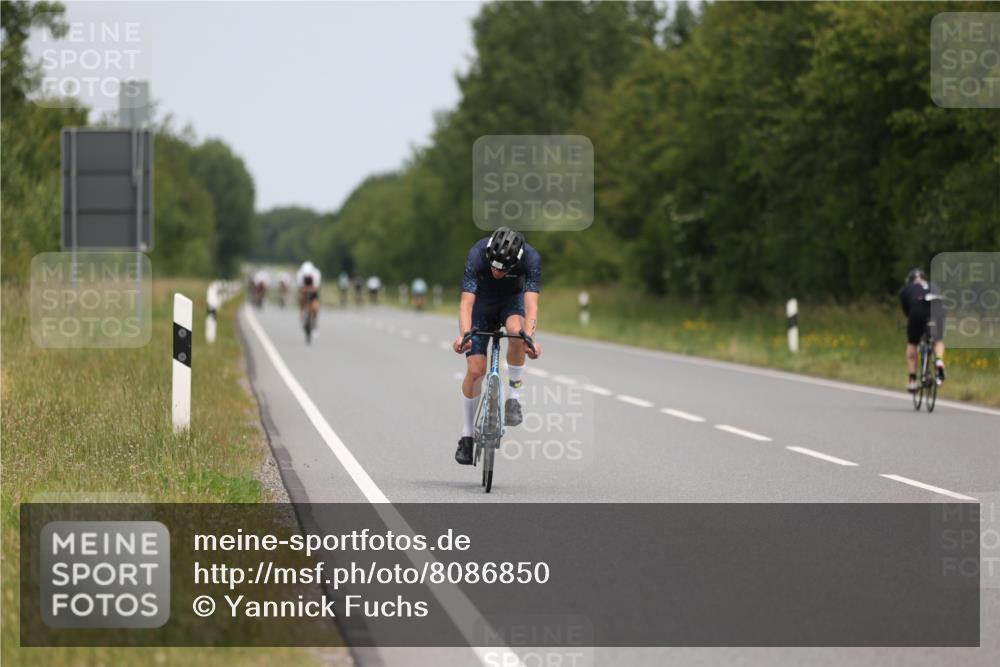 22.06.2025 - Viking Triathlon Yannick Fuchs http://msf.ph/oto/8086850 22.06.2025 12:46:59 Radfahren 19, 101, 191, 263, 377, 480 meine-sportfotos.de