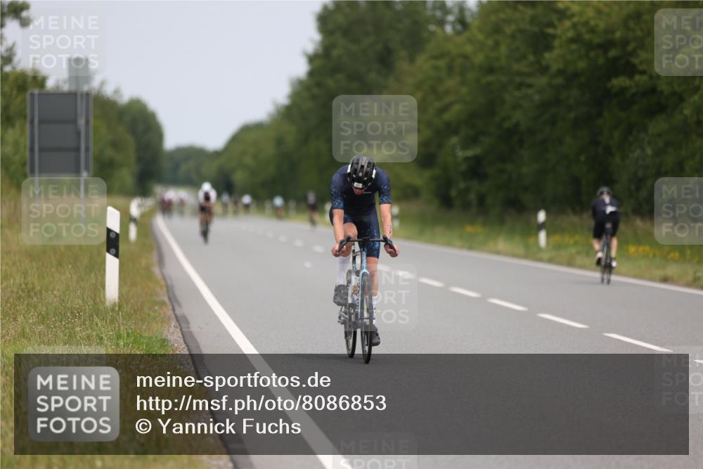 22.06.2025 - Viking Triathlon Yannick Fuchs http://msf.ph/oto/8086853 22.06.2025 12:46:59 Radfahren 19, 101, 191, 263, 377, 480 meine-sportfotos.de