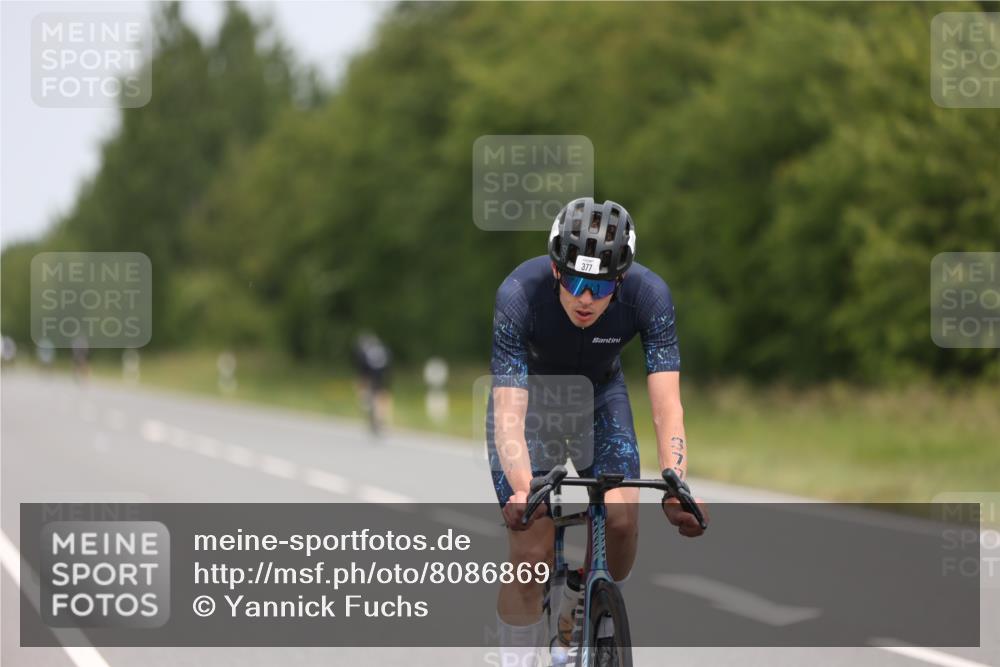 22.06.2025 - Viking Triathlon Yannick Fuchs http://msf.ph/oto/8086869 22.06.2025 12:47:01 Radfahren 101, 191, 263, 377, 480 meine-sportfotos.de
