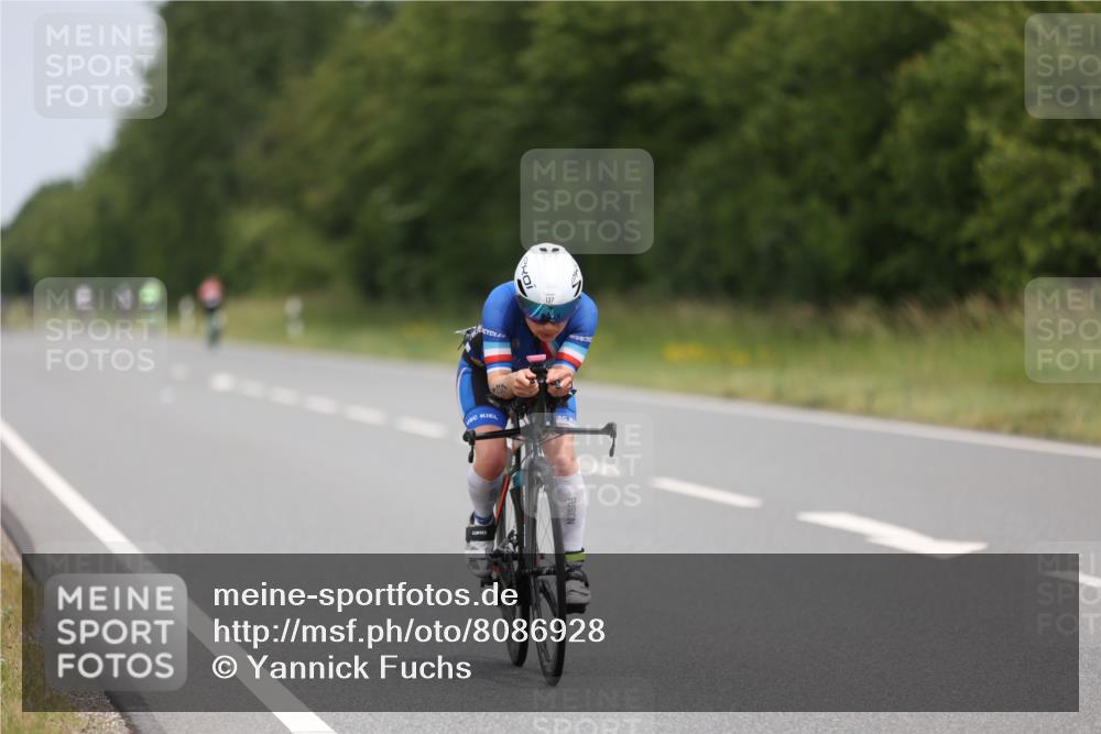 22.06.2025 - Viking Triathlon Yannick Fuchs http://msf.ph/oto/8086928 22.06.2025 12:47:27 Radfahren 42, 137, 223, 224, 282, 343, 410, 517 meine-sportfotos.de