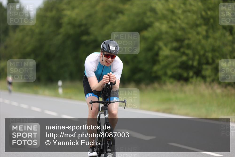 22.06.2025 - Viking Triathlon Yannick Fuchs http://msf.ph/oto/8087003 22.06.2025 12:47:49 Radfahren 103, 113, 149, 215, 390, 461 meine-sportfotos.de