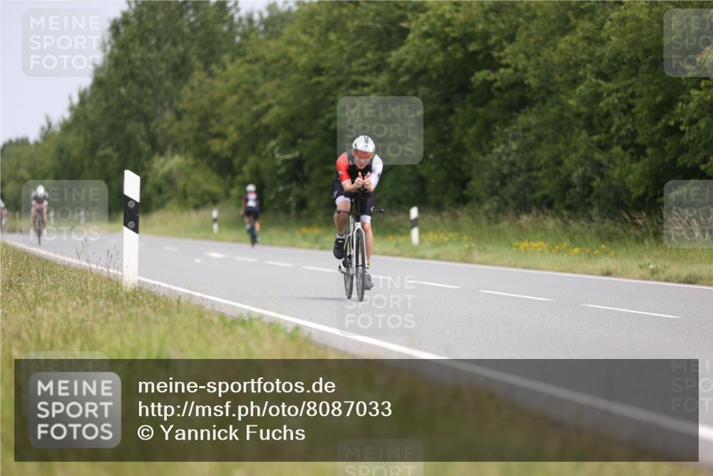 22.06.2025 - Viking Triathlon Yannick Fuchs http://msf.ph/oto/8087033 22.06.2025 12:48:16 Radfahren 300 meine-sportfotos.de