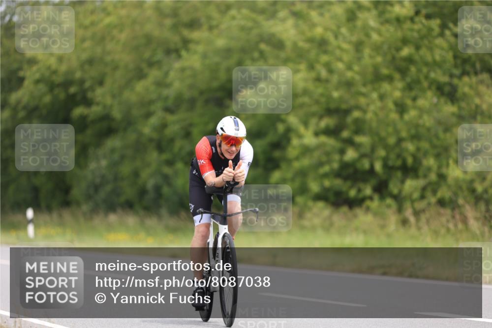 22.06.2025 - Viking Triathlon Yannick Fuchs http://msf.ph/oto/8087038 22.06.2025 12:48:18 Radfahren 300, 524 meine-sportfotos.de