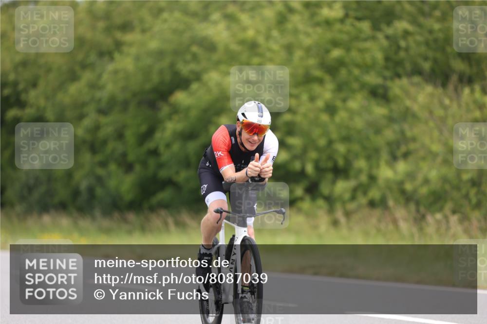 22.06.2025 - Viking Triathlon Yannick Fuchs http://msf.ph/oto/8087039 22.06.2025 12:48:18 Radfahren 300, 524 meine-sportfotos.de