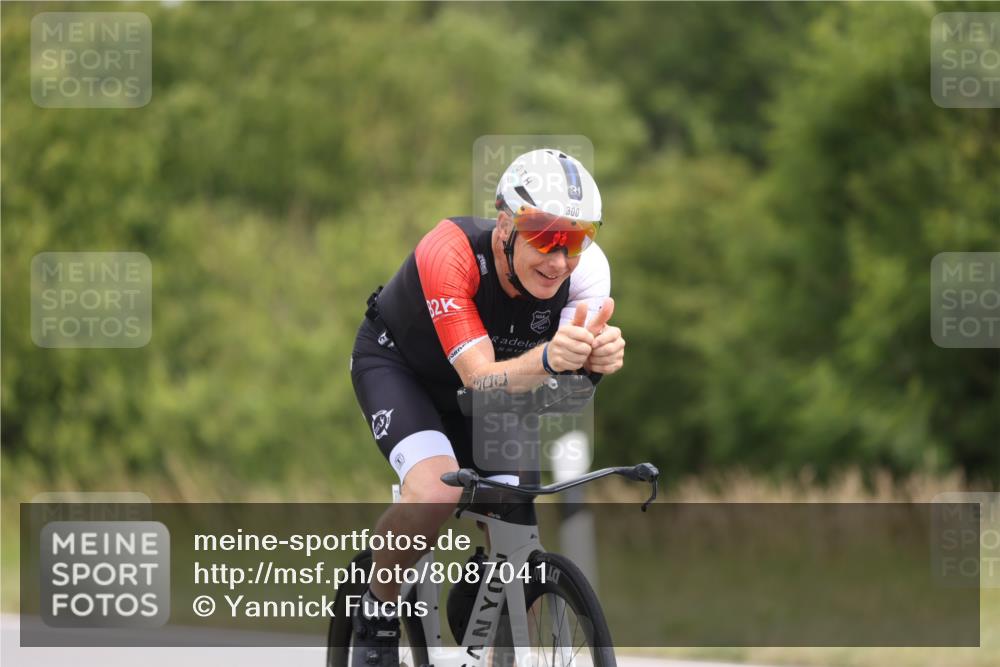22.06.2025 - Viking Triathlon Yannick Fuchs http://msf.ph/oto/8087041 22.06.2025 12:48:19 Radfahren 300, 524 meine-sportfotos.de