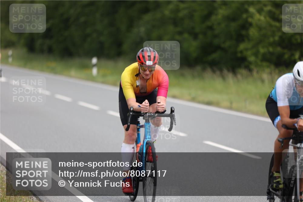 22.06.2025 - Viking Triathlon Yannick Fuchs http://msf.ph/oto/8087117 22.06.2025 12:51:17 Radfahren 69, 158, 161, 171, 265, 273, 296, 452, 554 meine-sportfotos.de
