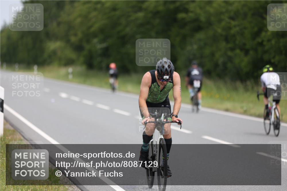22.06.2025 - Viking Triathlon Yannick Fuchs http://msf.ph/oto/8087129 22.06.2025 12:51:24 Radfahren 265, 296, 554 meine-sportfotos.de