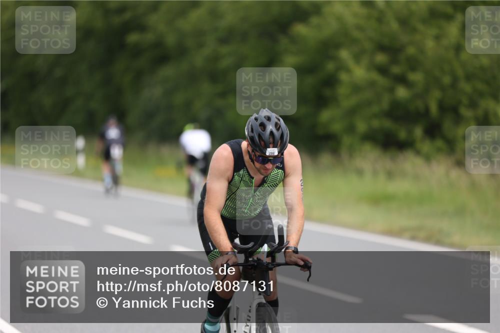 22.06.2025 - Viking Triathlon Yannick Fuchs http://msf.ph/oto/8087131 22.06.2025 12:51:25 Radfahren 265, 296 meine-sportfotos.de