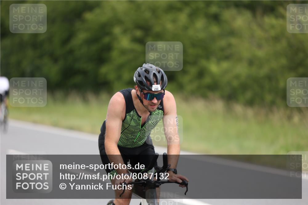 22.06.2025 - Viking Triathlon Yannick Fuchs http://msf.ph/oto/8087132 22.06.2025 12:51:25 Radfahren 265, 296 meine-sportfotos.de