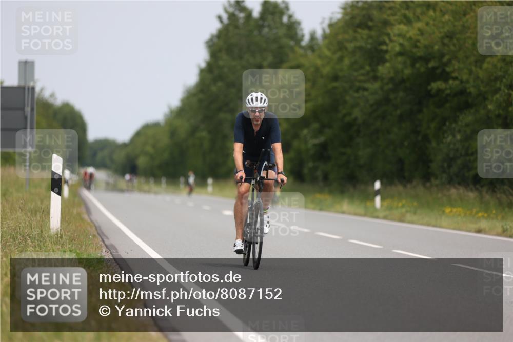 22.06.2025 - Viking Triathlon Yannick Fuchs http://msf.ph/oto/8087152 22.06.2025 12:51:56 Radfahren 456, 533, 615, 656 meine-sportfotos.de