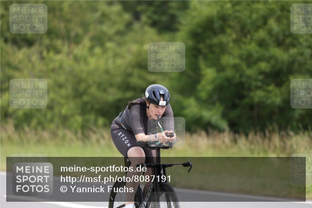 22.06.2025 - Viking Triathlon Yannick Fuchs http://msf.ph/oto/8087191 22.06.2025 12:57:13 Radfahren 24, 162, 183, 332, 500 meine-sportfotos.de