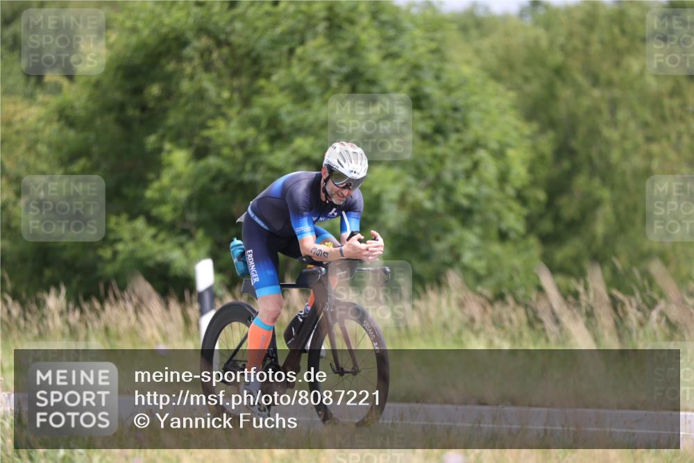 22.06.2025 - Viking Triathlon Yannick Fuchs http://msf.ph/oto/8087221 22.06.2025 12:58:08 Radfahren 337, 394 meine-sportfotos.de