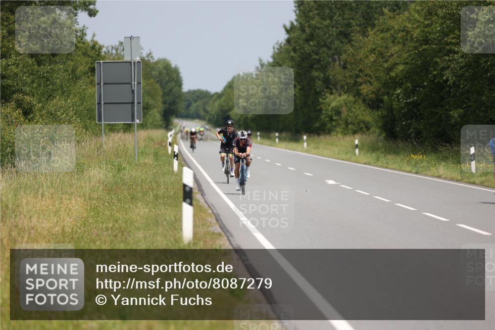 22.06.2025 - Viking Triathlon Yannick Fuchs http://msf.ph/oto/8087279 22.06.2025 12:58:50 Radfahren 26, 61, 375, 659 meine-sportfotos.de
