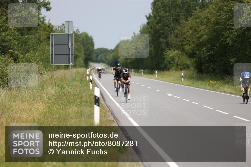 22.06.2025 - Viking Triathlon Yannick Fuchs http://msf.ph/oto/8087281 22.06.2025 12:58:50 Radfahren 26, 61, 375, 659 meine-sportfotos.de