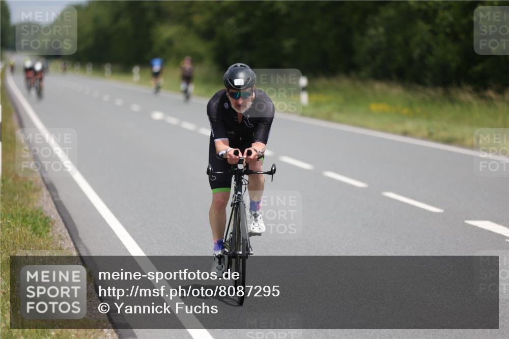 22.06.2025 - Viking Triathlon Yannick Fuchs http://msf.ph/oto/8087295 22.06.2025 12:58:57 Radfahren 26, 61, 234, 375 meine-sportfotos.de