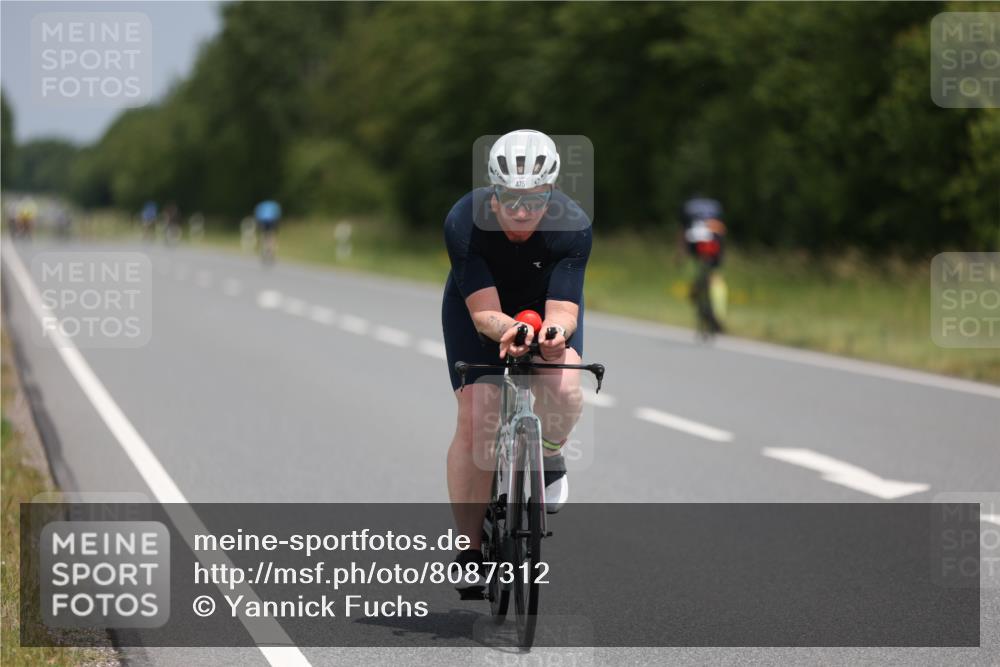 22.06.2025 - Viking Triathlon Yannick Fuchs http://msf.ph/oto/8087312 22.06.2025 12:59:09 Radfahren 93, 321, 453, 475 meine-sportfotos.de