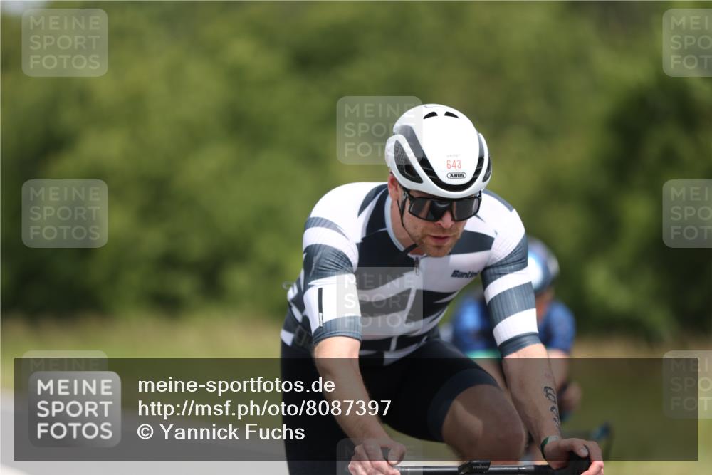 22.06.2025 - Viking Triathlon Yannick Fuchs http://msf.ph/oto/8087397 22.06.2025 13:01:54 Radfahren 210, 402, 466, 643 meine-sportfotos.de