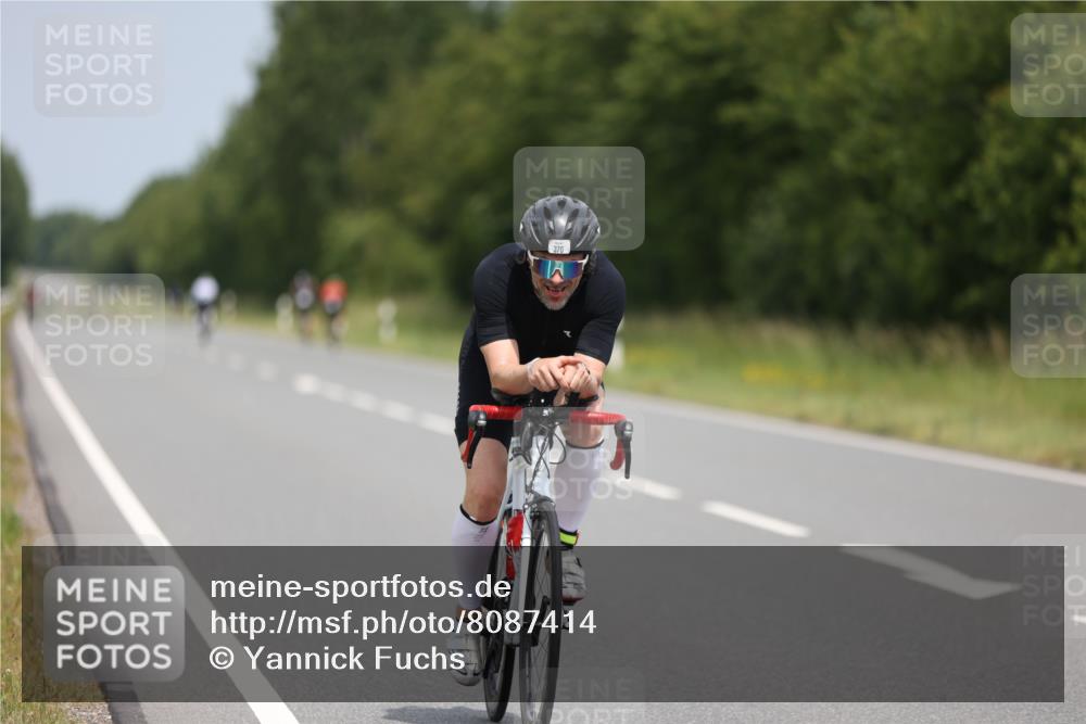 22.06.2025 - Viking Triathlon Yannick Fuchs http://msf.ph/oto/8087414 22.06.2025 13:02:23 Radfahren 370 meine-sportfotos.de