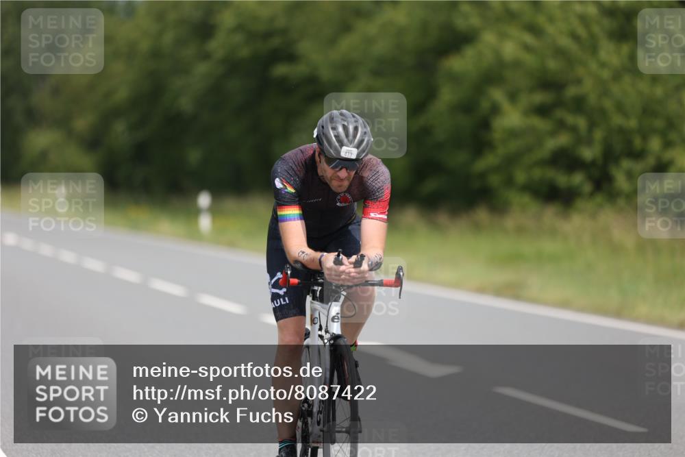 22.06.2025 - Viking Triathlon Yannick Fuchs http://msf.ph/oto/8087422 22.06.2025 13:02:46 Radfahren 23, 77, 433 meine-sportfotos.de