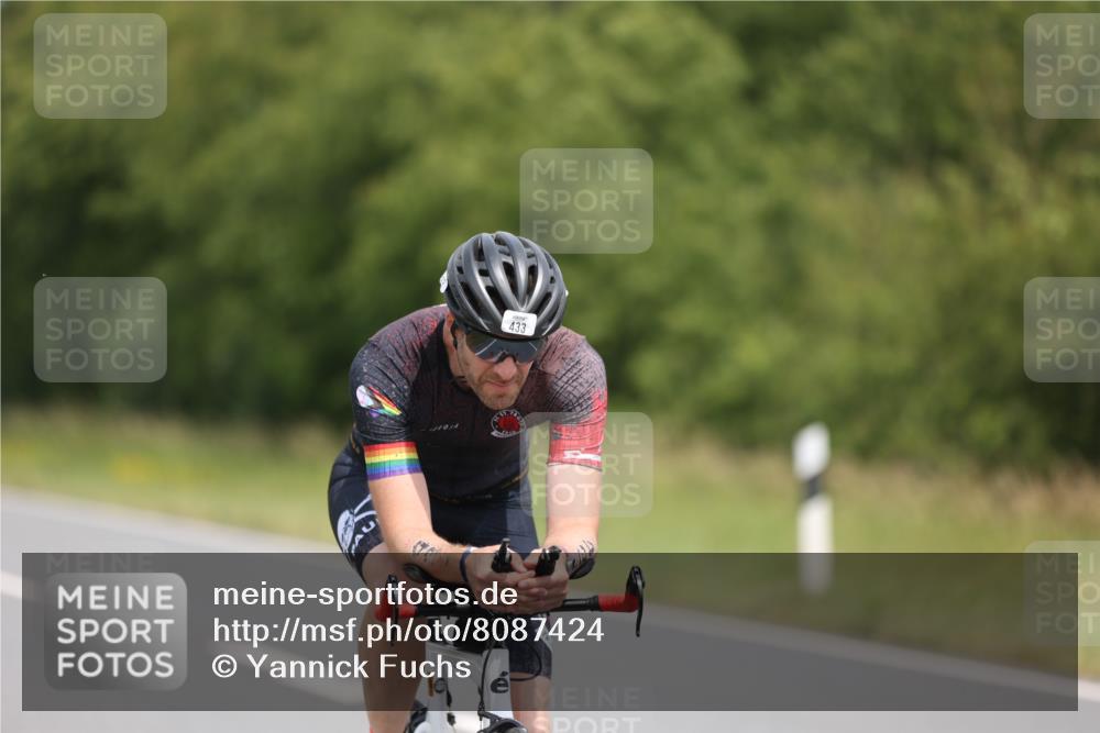 22.06.2025 - Viking Triathlon Yannick Fuchs http://msf.ph/oto/8087424 22.06.2025 13:02:46 Radfahren 23, 77, 433 meine-sportfotos.de