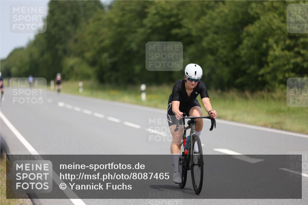 22.06.2025 - Viking Triathlon Yannick Fuchs http://msf.ph/oto/8087465 22.06.2025 13:03:39 Radfahren 44, 130, 356, 530, 538 meine-sportfotos.de