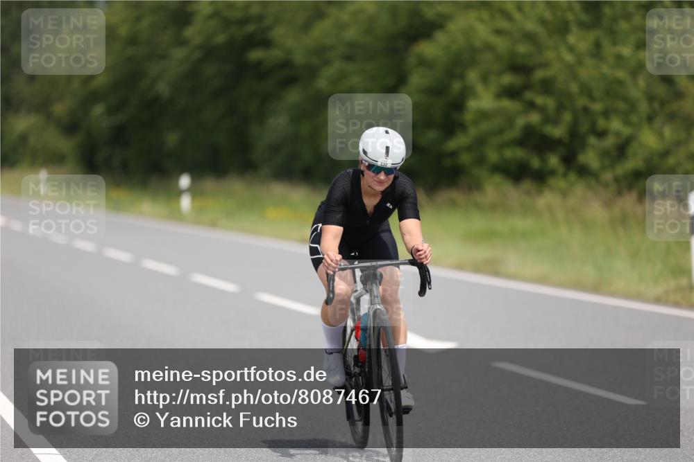 22.06.2025 - Viking Triathlon Yannick Fuchs http://msf.ph/oto/8087467 22.06.2025 13:03:40 Radfahren 44, 130, 356, 530, 538 meine-sportfotos.de